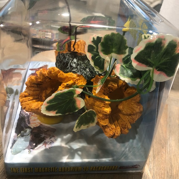 Orange green magnetic fish tank/reptile accessory - Picture 4 of 11